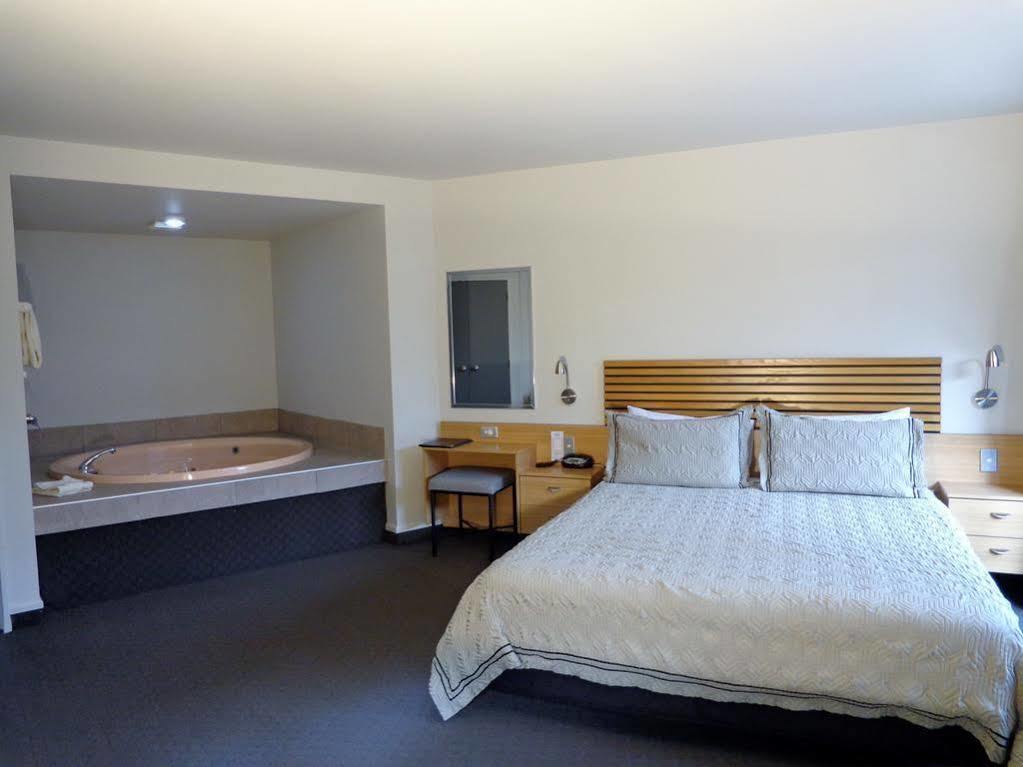 Clearwater Motor Lodge Lago Lago Taupo Esterno foto